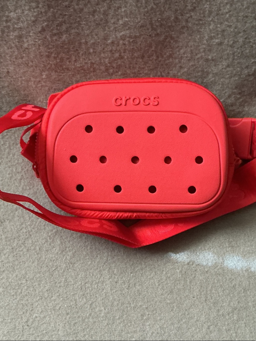 CROCS Bright Red Logo Strap Waist Bag - Picture 2 of 4
